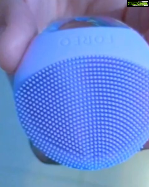 Mehrene Kaur Pirzada Instagram - Hey guys, here's how I manage my skin post my hectic shoots and constant travels. I make sure I give my skin a good cleanse after removing my make-up, I apply some face-wash on my #LUNAGo and cleanse away. I've been using it since sometime. Yes it's compact, small yet a genius device. It completely removes all the dirt, make-up residue, clogged pores from my face through tiny silicone brushes and prevents any form of acne occurring. It's not just a skin cleaning device, it's now my travel companion. Also, there is a fab offer going on @foreo_in @foreo, products. Check the link in bio, & drop a comment, if you end up buying it!! I'd definitely say, it is totally worth the investment ππ