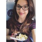 Mehrene Kaur Pirzada Instagram – My Nutritionist @rashichowdhary doesn’t allow me to eat flight food. So today I carried my breakfast from home! I’m happier and healthier eating my Eggs with veggies!! #eattheyolk #nobloatbreakfast #noflightfood #fitgirlseatfat  PS- I look bad coz I haven’t slept 🙈🤦‍♀️