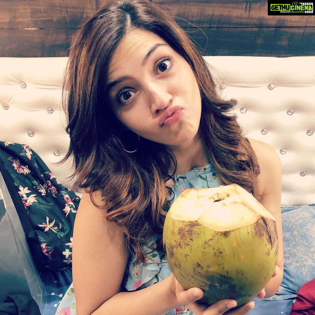 Mehrene Kaur Pirzada Instagram - My Nutritionist @rashichowdhary recommends I hydrate with coconut water to keep my skin looking great and insists I eat the malai too :) The #goodfat in malai helps me #staylean! Sooo yum π #fitgirlseatfat