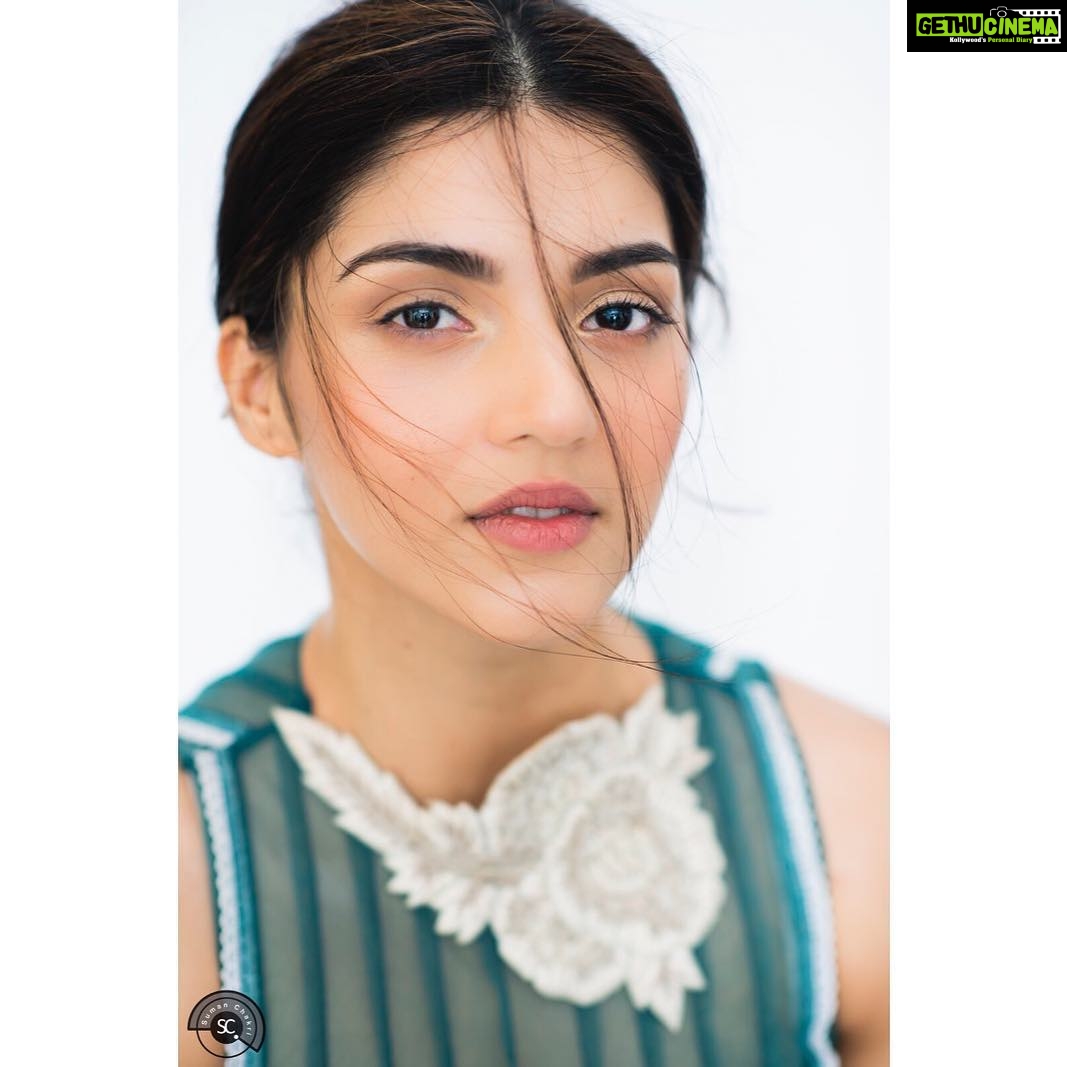 Mehrene Kaur Pirzada Instagram - 💖💖💖