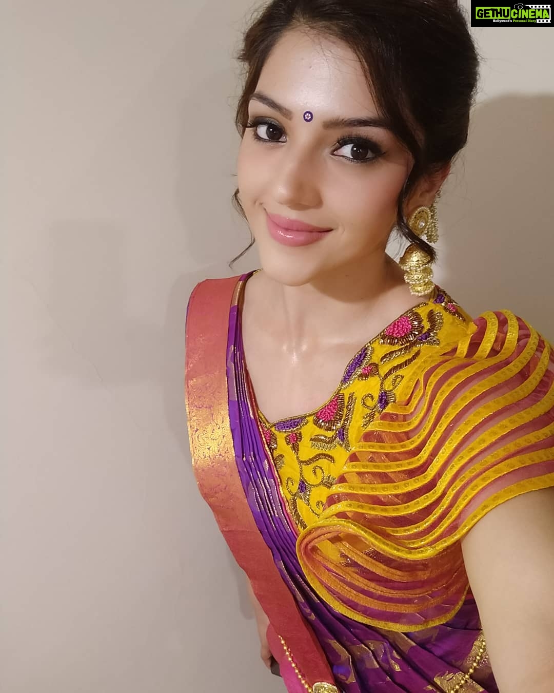 Mehrene Kaur Pirzada Instagram - ❤️❤️❤️