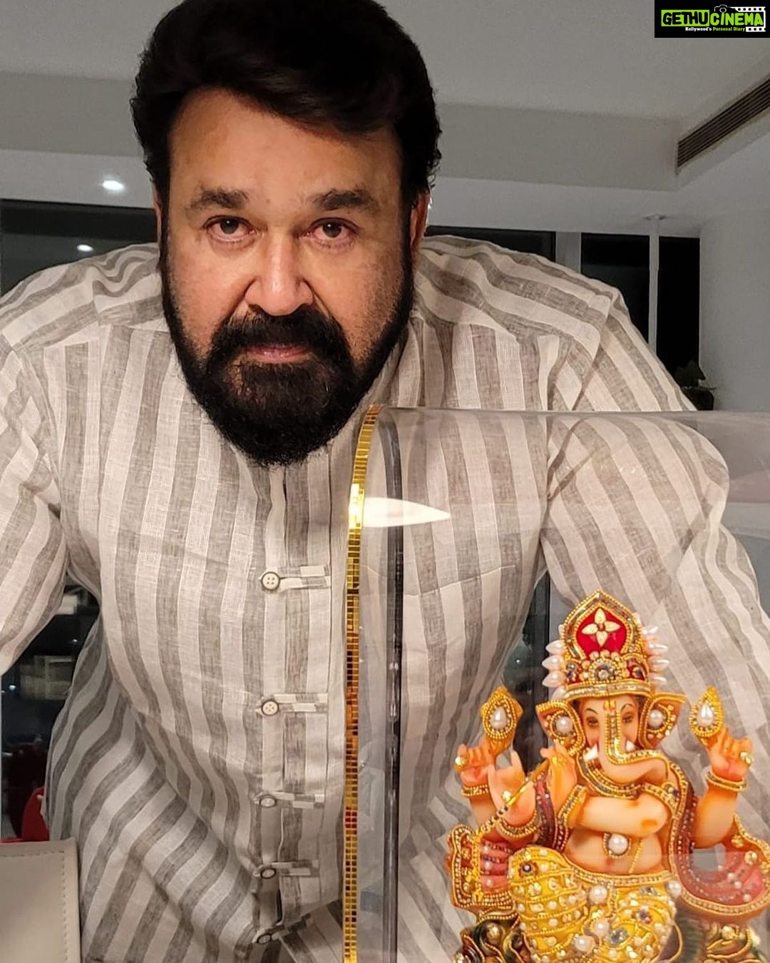 Mohanlal Instagram - Vinayaka Chaturthi Wishes 🙏 . . . . #vinayakachaturthi #ganesha #ganapathibappamoriya #ganapati