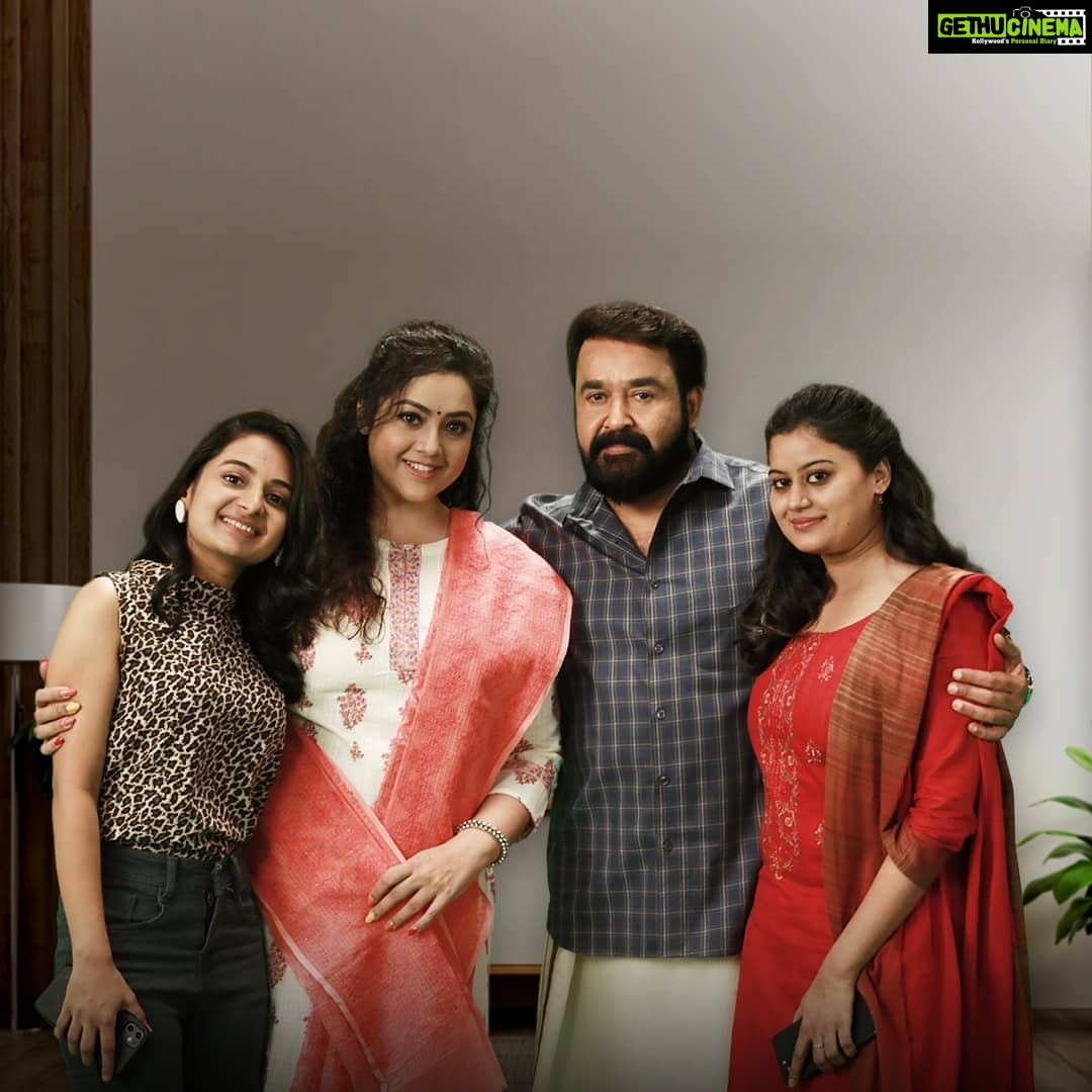 Mohanlal Instagram - Family is everything. ❤️ #Drishyam2OnPrime premieres on Feb 19, @PrimeVideoIN @meenasagar16 @jeethu4ever @antonyperumbavoor @aashirvadcine @drishyam2movie @satheesh_kurup