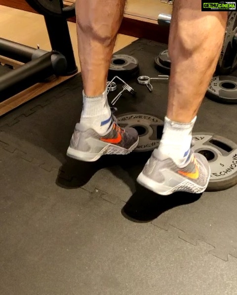 Mohanlal Instagram - Morning Leg Routine #NoDayOff @Alfred29antony . . . . #workout #exercise #legworkout