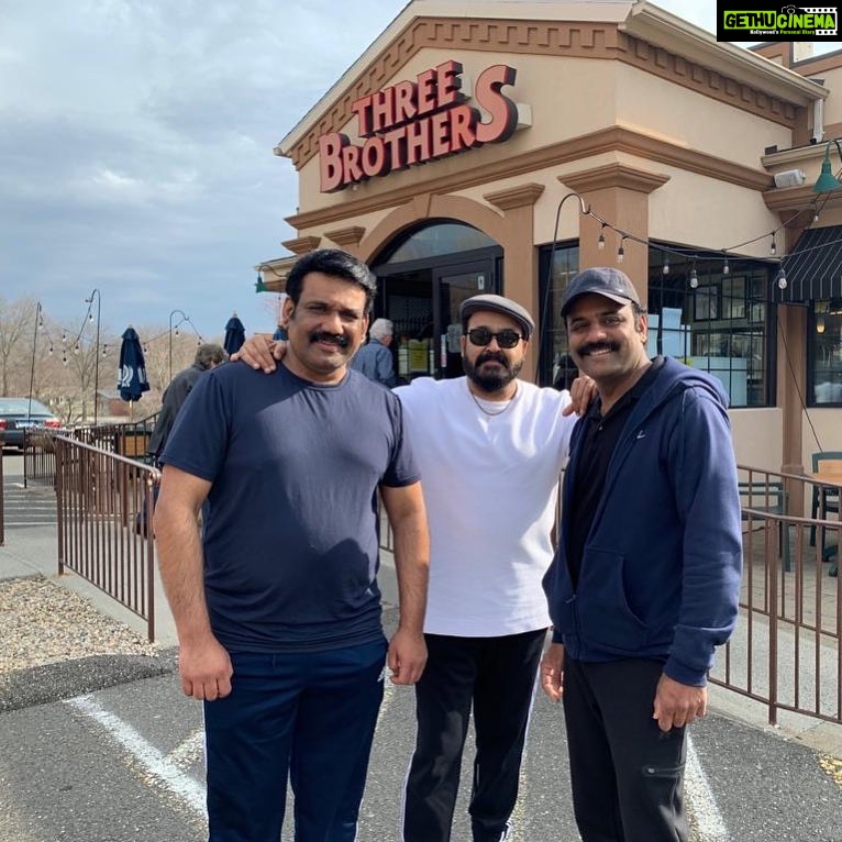 Mohanlal Instagram - Breakfast with “Three Brothers” in Connecticut, USA. #connecticut #usa #threebrothers #L