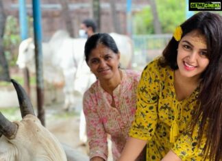 Monal Gajjar Instagram - 🥰🥰🙏🥰🥰