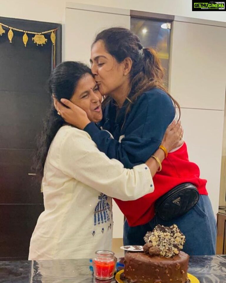 Monal Gajjar Instagram - My maa she is my world. Today was her birthday. I love her so much. I decided to surprise her with something every woman loves. I can’t describe her happiness in words. Just wan say Thank you god for everything I’m able to do for my family.🤗🥰🤗 #maa #momsbirthdays #grattitude #love #family #happybirthday #happiness #monalgajjar #imqueen👸🏻👑