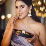 Monal Gajjar Instagram - Keep calm & eat whatever u like 🥰 💄Makeup @aanalsavaliya Outfit @asopalav 👗Styled : @drashtigajjar94 📸Photographer @deep_joshi_gallery Support : @thedepths_offield #love #diva #foodie ##fashion #india #bigboss #monalgajjar #happy #imqueen👸🏻👑 ♥ my heart ♥