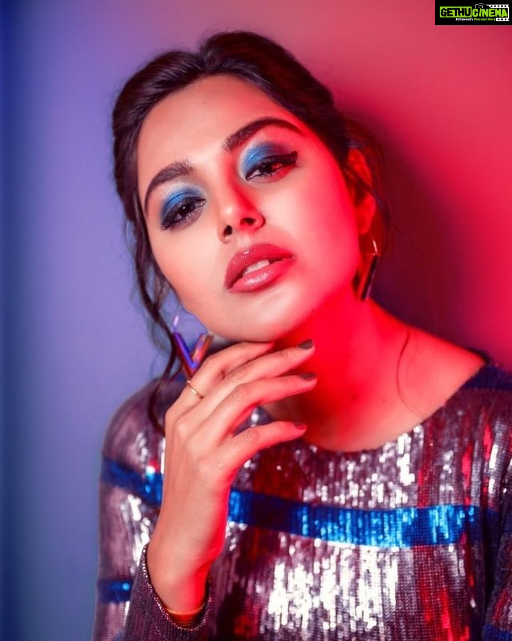 Monal Gajjar - 82.6K Likes - “Life is like a box of crayons. 🥰🎨🖌👩🎨
🥰Let’s paint with all emotions 🎨 👩🎨🖼
~
Lensed📸 by : @sandeepthattai
@photojamsbysan
Assisted by :@pj_shanth
Style by: @iamsaisaavreen @saisaavreenchowdary
Makeup:@ramesh.babu_makeupartist
Hair : @chinnisrinu_stylist _stylist
. Outfit - @houseofsachi
Accessories - @pretty.jewelbox
.
.
.
#monalgajjar #danceeplustelugu #actor #fashionista #lifestyle #love #life #grace #style #colouroflife #biggbosstelugu #stylebysaisaavreen #monalians #loveyourself
#imqueen👸🏻👑