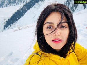 Monal Gajjar Instagram - Beauty comes from the courage to just be yourself.🤗🥰🤗

#beauty #courage #love #beyourself #actor #travelgram #monalgajjar #mmonalgajjar #imqueen👸🏻👑