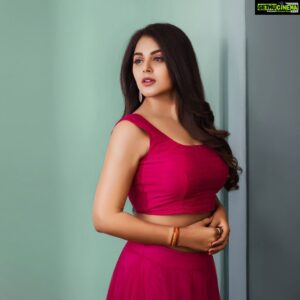 Monal Gajjar Instagram - Don’t give up on anything u desire. You have all power just believe in your self. 

Click:- @bhanuvishwanadhula 

#love #power #belive #dreambig #girlpower #actor #monalgajjar #monalians #peddhafamily
 #imqueen👸🏻👑