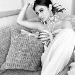 Mouni Roy Instagram - We are in the last day of the year. I just felt I should say thank you to each and err’yone that made me smile this year. YOU ARE ONE OF ‘EM! THANK YOU♥️ & Happy last day of 2021 monsters xxxxxx