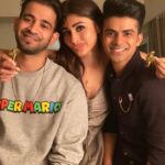 Mouni Roy Instagram - Best coz BEST!!!!! @rahuldid @pratikutekar.official #MINE ♥️🔆🧿