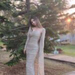Mouni Roy Instagram - It’s starting to look a lot like Christmas’ 🎄🎅