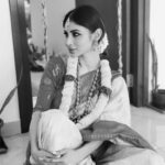 Mouni Roy Instagram - Today ~ Thiruvathira Is the nakshatra or the star of lord Shiva. It is believed that on this day, the Goddess Parvathi finally met Lord Shiva after her long penance and he took her as a Sahadharma Chaarini (equal partner) • • • 🌸After Satyanarayan Pooja🌸