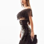 Mouni Roy Instagram - loves all black err’ything ♠️ ____________________________________________________ In @rockystarofficial Photographer @prasadnaaik HMUA @kirandenzongpa Assisted by @karchung_gurung_ Stylist @rockystar100