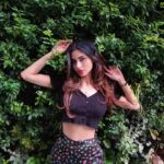 Mouni Roy Instagram - Secret garden 🪴 #throwback