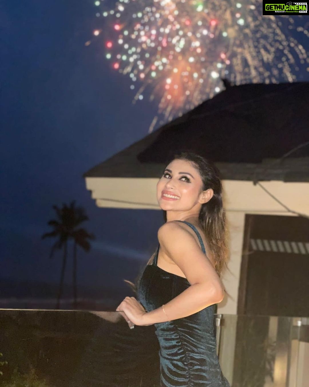 Mouni Roy Instagram - Grateful Thankful Blessed 💫