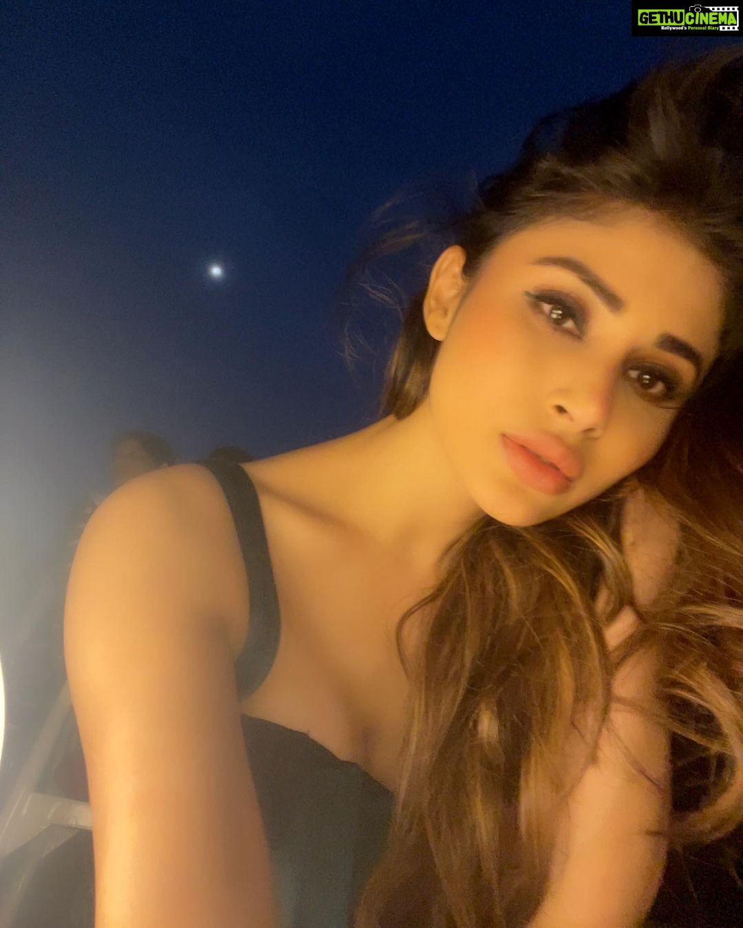 Mouni Roy Instagram - Grateful Thankful Blessed 💫