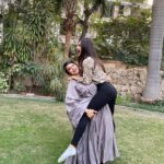 Mouni Roy Instagram - You love more, care more, achieve more, s more sensible and have the kindest most gorgeous heart. Sending you nothing but wishes for all of your dreams to become reality 🌹 Happyyyyy birthday my dearest Aashu @aashkagoradia I love to see you shine forevermore, here’s to you making your life beautiful err’yday Love you x