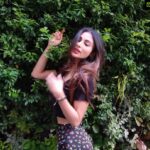 Mouni Roy Instagram - Secret garden 🪴 #throwback