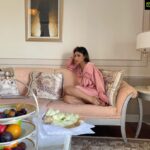 Mouni Roy Instagram - Hap hap happy to be back here💕 ____________________________________________________ @palazzoversacedubai In a 🤩 @appapop Dubai, United Arab Emiratesدبي