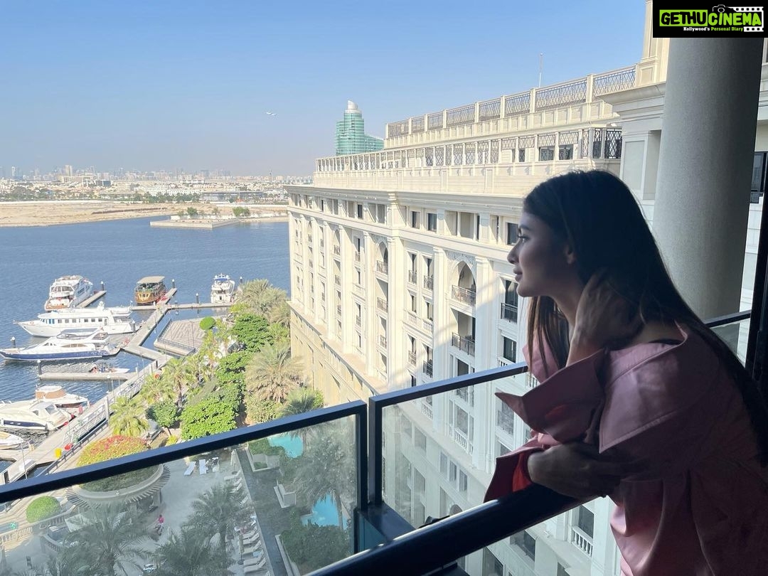 Mouni Roy Instagram - Hap hap happy to be back here💕 ____________________________________________________ @palazzoversacedubai In a 🤩 @appapop Dubai, United Arab Emiratesدبي