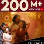 Mouni Roy Instagram - Yey! ♥️ #DilGaltiKarBaithaHai has crossed a massive milestone of 200 Million views on YouTube! Keep listening and tune in now. #tseries @tseries.official #BhushanKumar @jubin_nautiyal @ashishforfilms @vijayganguly @meetbrosofficial @manojmuntashir @guruchoudhary @kohlihimansh @Karishmasharma22