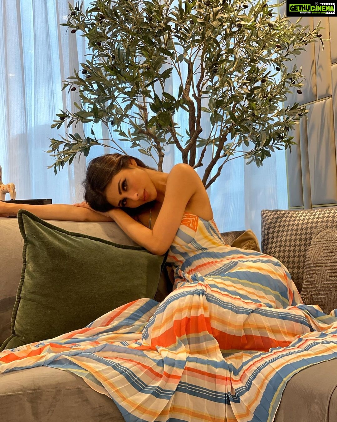 Mouni Roy Instagram - I feel in every girl there is a spirit, a wild pixie, that if let go, would run and dance in grassy fields until the end of the world. And then that girl grows up, that pixie hides, but it's always there, peeking out behind old eyes and reading glasses, laughing, waiting, to one day dance again.. ~Atticus ____________________________________________________ 📸 my @vanessabwalia @shopverb X @anusoru @nidhikurda