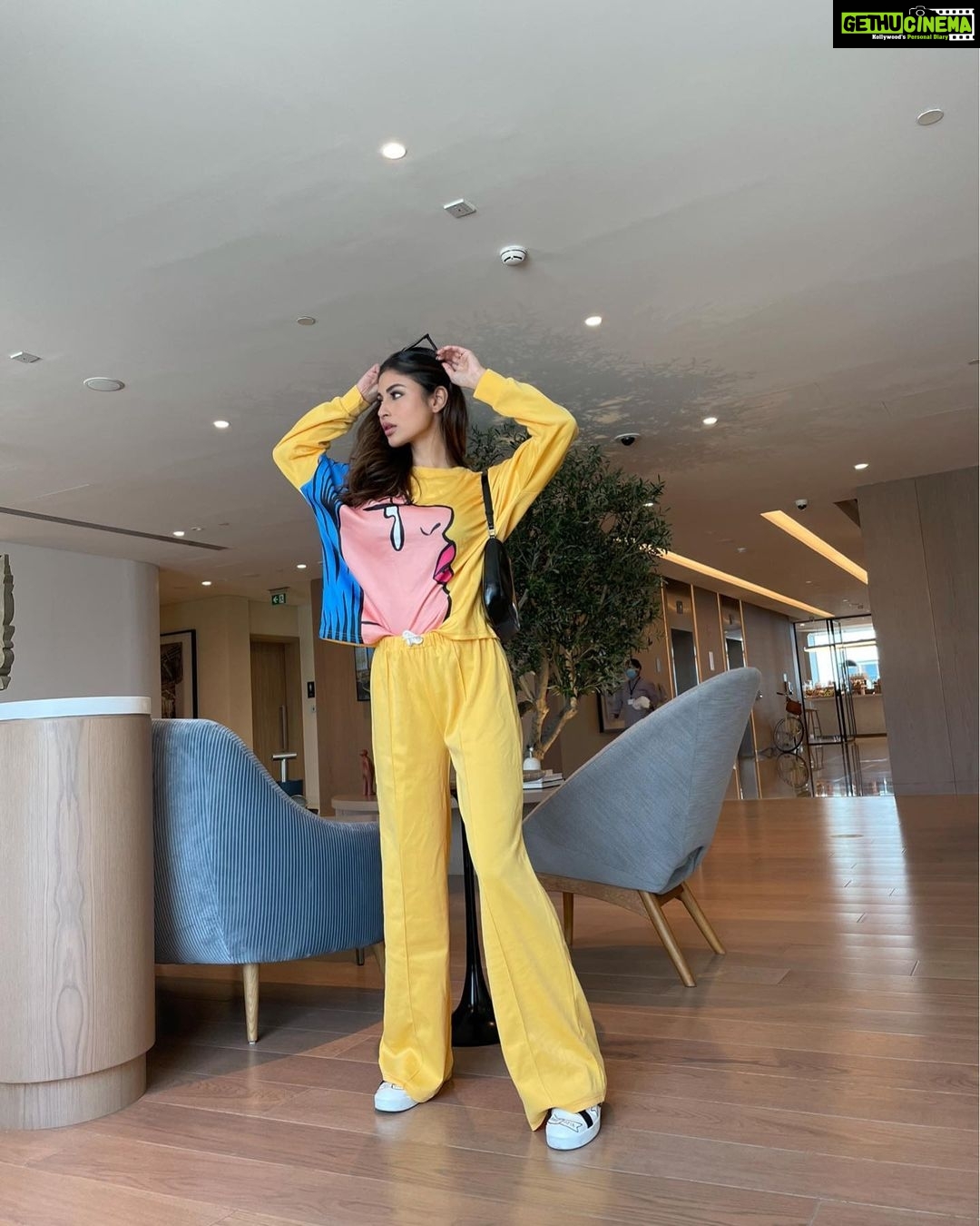 Mouni Roy Instagram - 👋 @pankhclothing X @anusoru @nidhikurda Dubai, United Arab Emiratesدبي