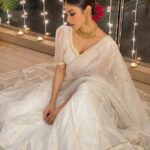 Mouni Roy Instagram - For the love of white 🕊 ________________________________________________ @idaho_o x @anusoru x @nidhikurda Hair & make up by me ☺️ 📸 @imamitkapoor