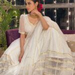 Mouni Roy Instagram - For the love of white 🕊 ________________________________________________ @idaho_o x @anusoru x @nidhikurda Hair & make up by me ☺️ 📸 @imamitkapoor