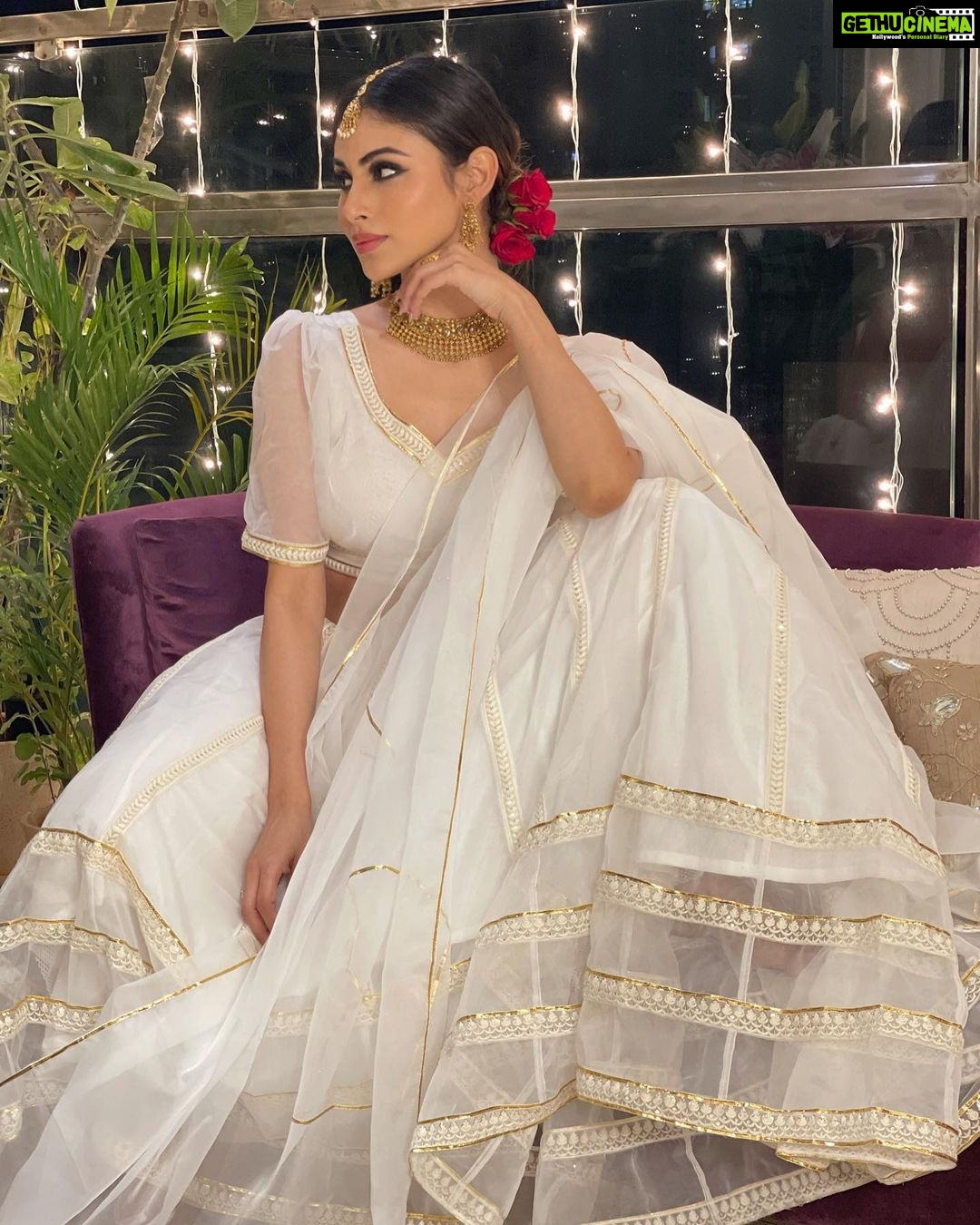 Mouni Roy Instagram - For the love of white 🕊 ________________________________________________ @idaho_o x @anusoru x @nidhikurda Hair & make up by me ☺️ 📸 @imamitkapoor