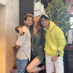Mouni Roy Instagram - Luckiest; with you two nuts 🥜 #merrymerry 🎄