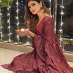 Mouni Roy Instagram - ✨🪔 शुभ दीपावली🪔✨