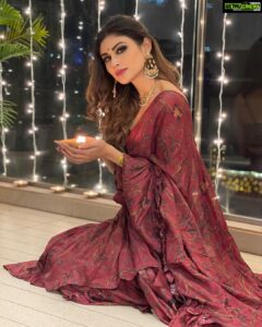 Mouni Roy Instagram - ✨🪔 शुभ दीपावली🪔✨