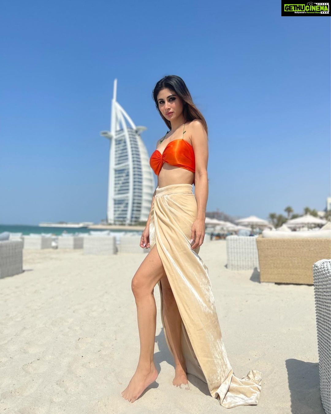 Mouni Roy Instagram - Always happy 🦋🔆🔱 • • • • @ragdoll.in X @nidhikurda @anusoru Dubai, United Arab Emiratesدبي