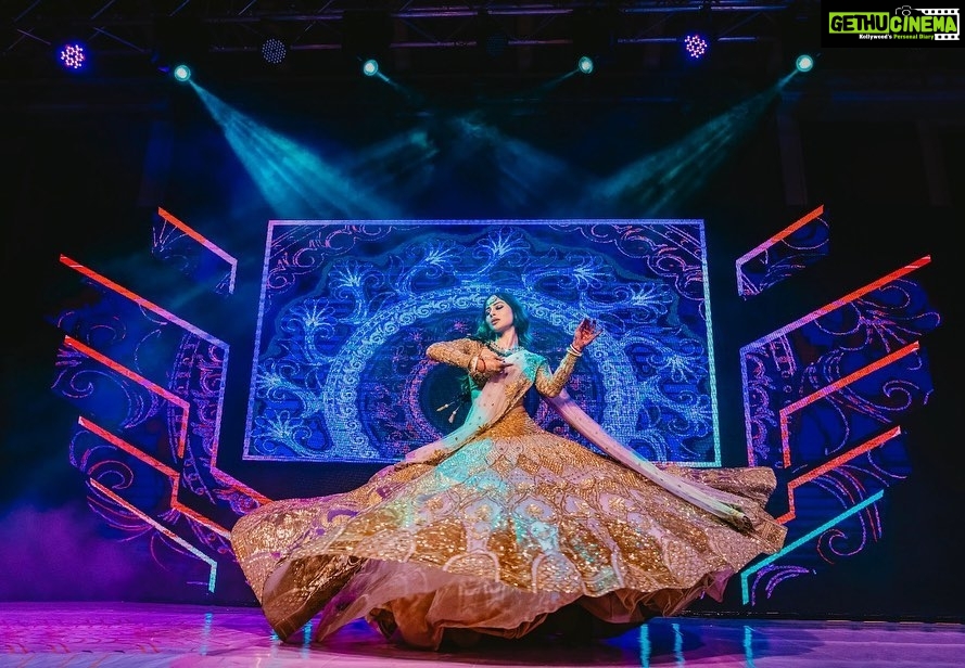Mouni Roy Instagram - Dancing to the beat my my heart…♥️ संगीत #favsoirée • • • lehenga by @falgunishanepeacockindia Jewellery 🤩 @golecha_jewels Wedding planners : @neferrtitiweddings Decor & styling : @neferrtitiweddings Hospitality partner : @hiltongoaresort Filmography : @theweddingjournalsofindia Photography team: @priyamparikhpictures Love these Priyam, thank you 😘😘 Hospitality management: @Bgc.event Technical partner : @resonateproblr DJ: @dj_sharath Stationary partner : @puneet_gupta_invitations