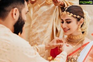Mouni Roy Instagram - I found him at last ..♥️
Hand in hand, blessed by family & friends, We are married!!!!!!!!!!!
Need your love and blessings…
27.01.22

Love,
Suraj & Mouni