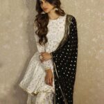 Mouni Roy Instagram -