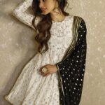 Mouni Roy Instagram -