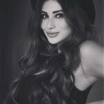 Mouni Roy Instagram - “If more of us valued food and cheer and song above hoarded gold, it would be a merrier world.” ― J.R.R. Tolkien 📸 @lensshot_photography_