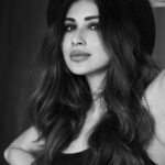 Mouni Roy Instagram - “If more of us valued food and cheer and song above hoarded gold, it would be a merrier world.” ― J.R.R. Tolkien 📸 @lensshot_photography_
