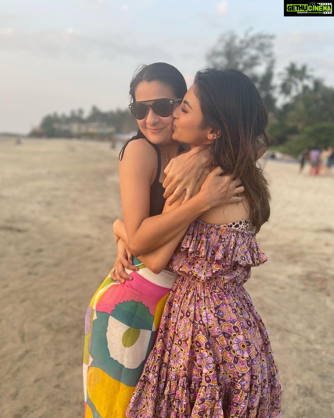 Mouni Roy Instagram - Me & my Roop at random ♥️