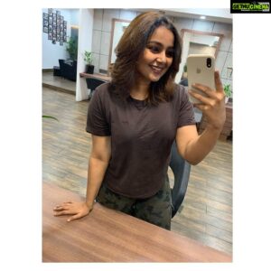 Mrudula Murali Instagram - Well Hello Short Hair•

💇🏻‍♀️ by my all time favourite @sajithandsujith