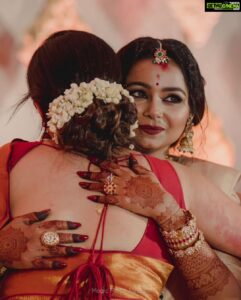 Mrudula Murali Instagram - This photo of mine was clicked by the one in the second pic, while we were chilling like in the 3rd pic, just before getting to know the wedding was to be planned in 2 weeks and tadaa you see how we pulled it off!!! 
Btw.. happy birthday PJ… @pjmartha 🤪🤣 I love you korech.. valareee korech..😈

#friendslikefamily #friendslikesisters #pool #birthday #happybirthday