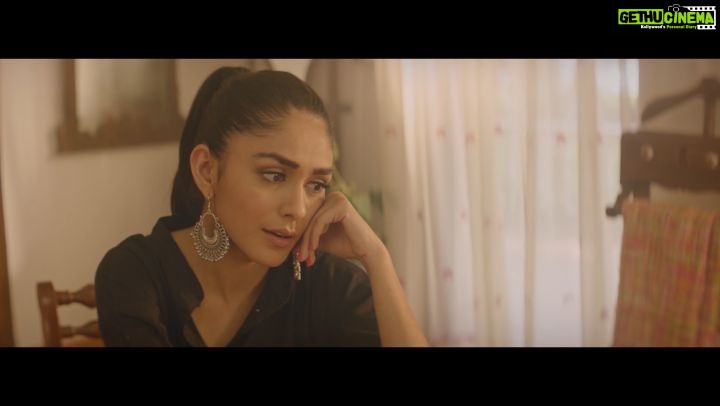 Mrunal Thakur Instagram - Do you also love #FabricPeFevicryl? Then watch this video till the end to know how you can win big with Fevicryl! Simply submit your fabric paintings as shown on WhatsApp to +91 7700904000 and you can win amazing prizes! What are you waiting for? Go ahead and become India's #FevicrylKalaStar: bit.ly/BecomeFevicrylKalaStar You can read the contest rules here: bit.ly/FevicrylKalaStarContest
