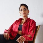 Mrunal Thakur Instagram – Hey 👋 

#jerseypromotions 

Styled by: @rahulvijay1988
Make-up: @missblender
Hair: @kimberlyychu
Assisted by (styling) @bleatsbyk & @dat.bish.bad.bish 
Shirt @bodicebodice
Pants @weareperona
Jewellery @the.olio.stories
Shoes @louboutinworld
📸 @leroifoto