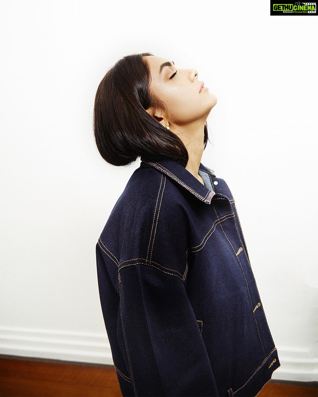 Mrunal Thakur Instagram - Let’s go. 🏏 Styled by: @rahulvijay1988 Make-up: @missblender Hair: @mallikajolly assisted by: @minikami1 Assisted by (styling) @bleatsbyk & @dat.bish.bad.bish Jacket & denims @studiomoonray Earrings: @the.olio.stories Bikini @ookioh Shoes @louboutinworld 📸 @leroifoto