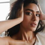 Mrunal Thakur Instagram – 👀

Shot by: @vaishnavpraveen @houseofpixels
Make up: @savleenmanchanda 
Hair: @marcepedrozo
Styled by @begborrowstealstudio Outfit @nikitamhaisalkar
Location: @morsestudios